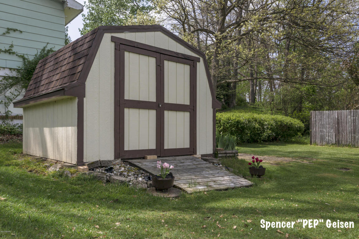 321 Floral Dr, Belding, MI 48809 photo 19