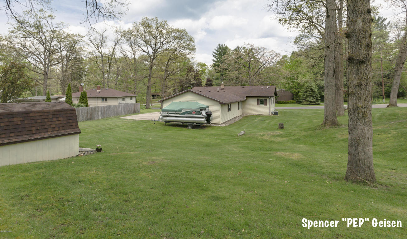 321 Floral Dr, Belding, MI 48809 photo 18