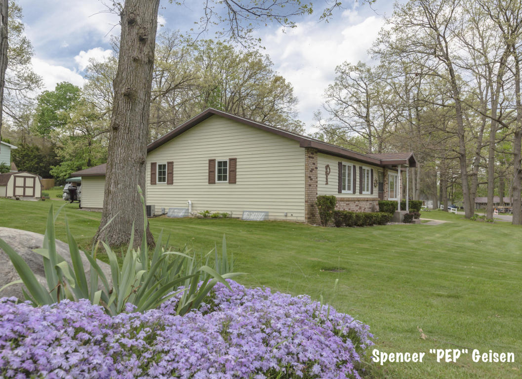 321 Floral Dr, Belding, MI 48809 photo 20