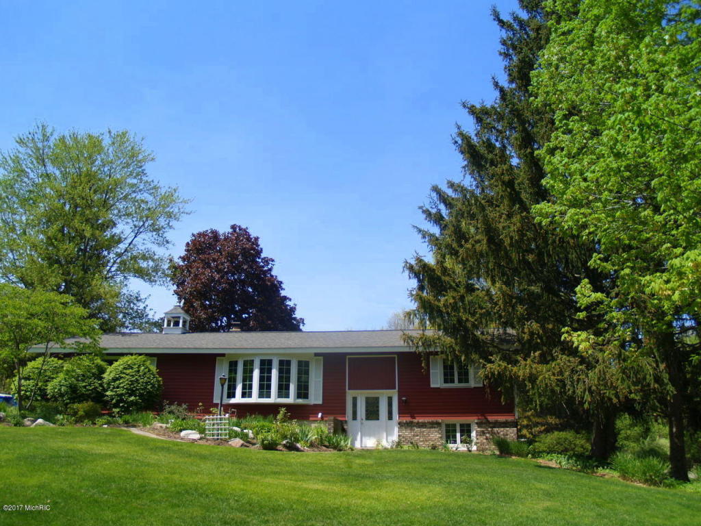 7565 30th St SE, Ada, MI 49301 photo 2