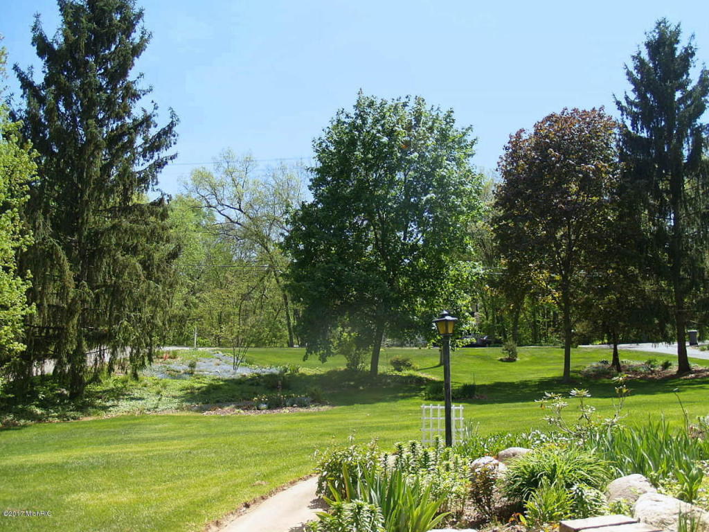7565 30th St SE, Ada, MI 49301 photo 3
