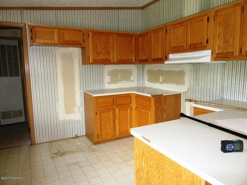 7583 Seeley Rd, Belding, MI 48809 photo 2