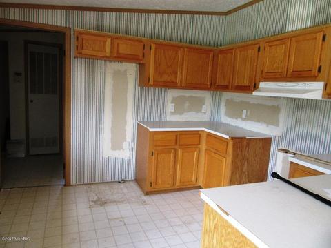7583 Seeley Rd, Belding, MI 48809 photo 3