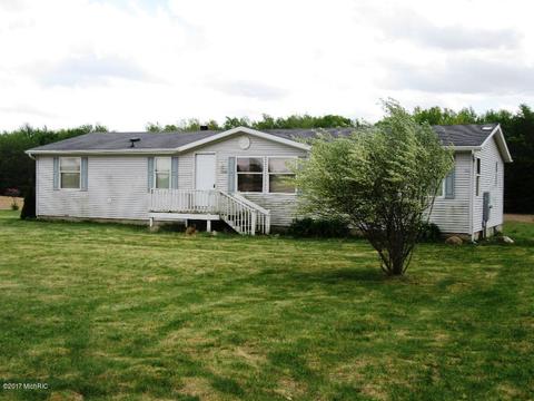 7583 Seeley Rd, Belding, MI 48809 photo 1