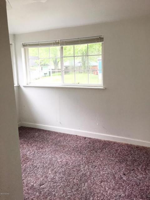 112 St Johns Ave, Crystal, MI 48818 photo 4