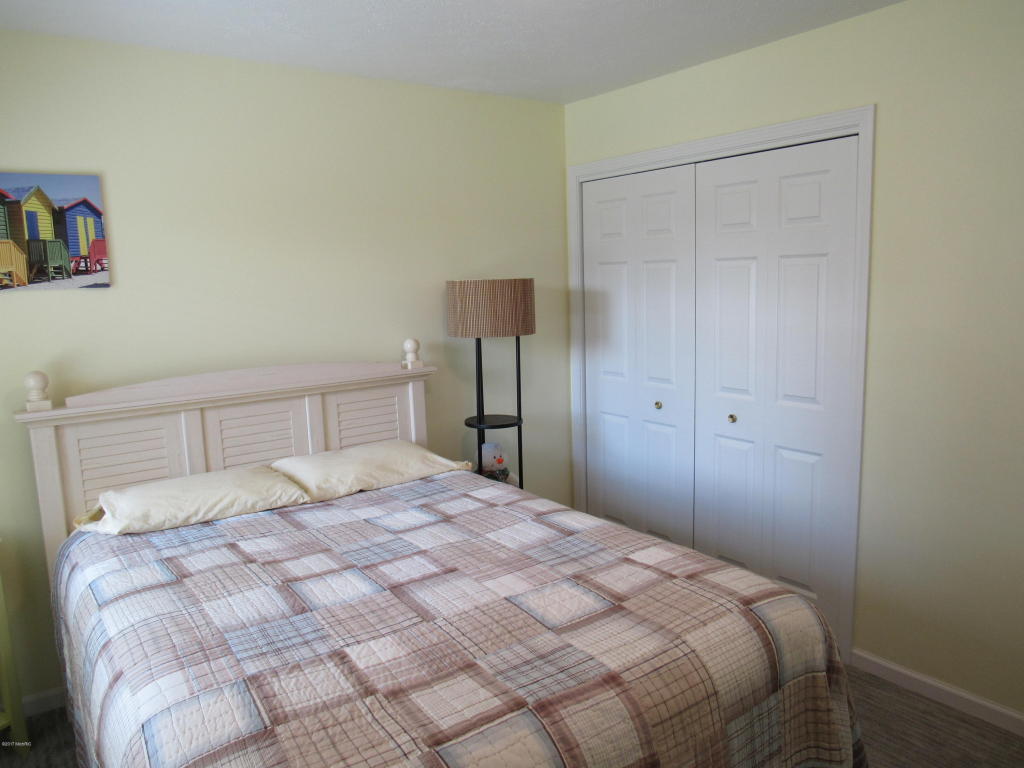 17948 River Bluff Dr, Big Rapids, MI 49307 photo 18