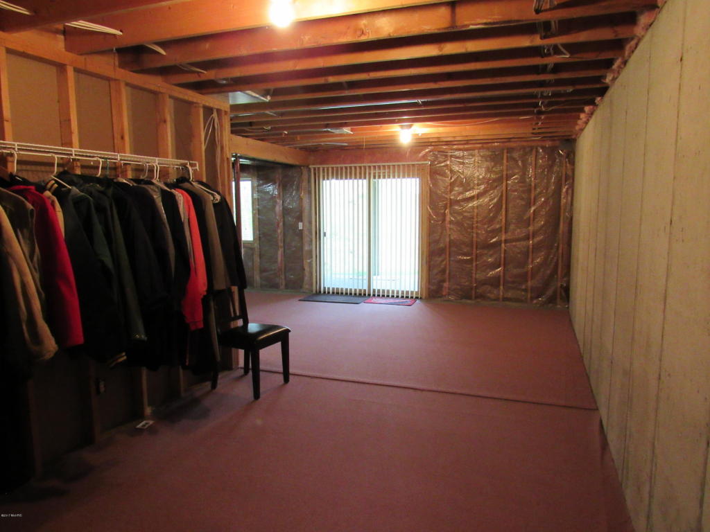 17948 River Bluff Dr, Big Rapids, MI 49307 photo 28