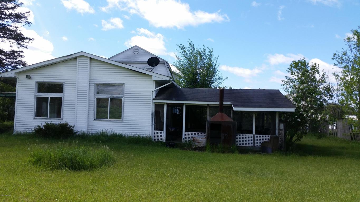 8822 E Loop Rd, Hesperia, MI 49421 photo 3