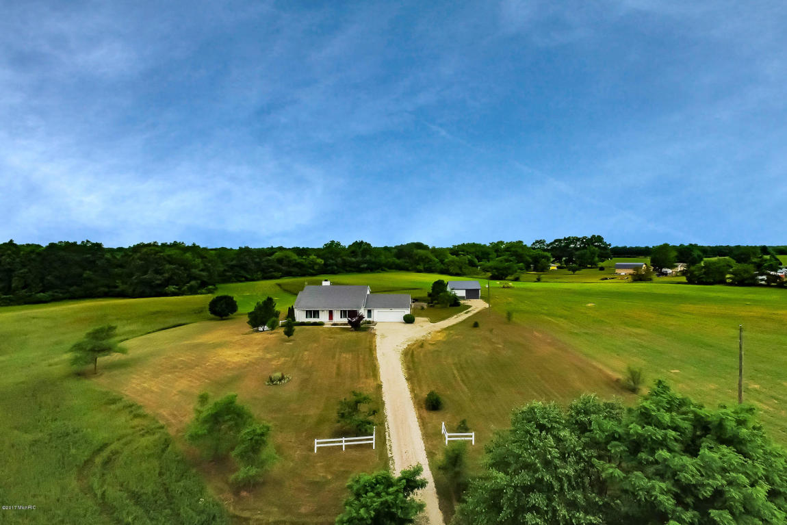 65208 M-62, Cassopolis, MI 49031 photo 1