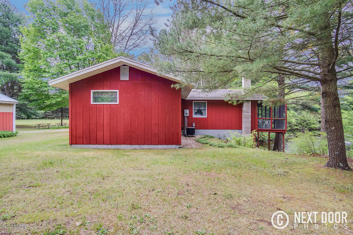 1175 N River Trl, White Cloud, MI 49349 photo 5