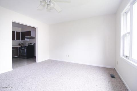 57560 Rumshire Dr, Mattawan, MI 49071 photo 4