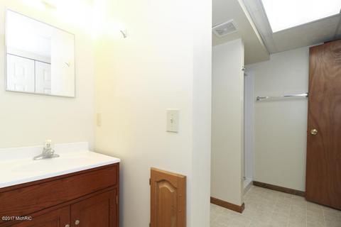 57560 Rumshire Dr, Mattawan, MI 49071 photo 14