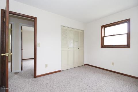 57560 Rumshire Dr, Mattawan, MI 49071 photo 9