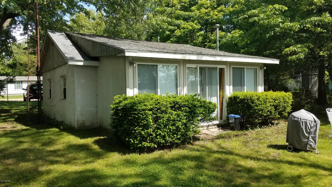 18875 Riverview Dr, Three Rivers, MI 49093 photo 1