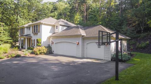 2030 Timber Point Dr SE, Ada, MI 49301 photo 2