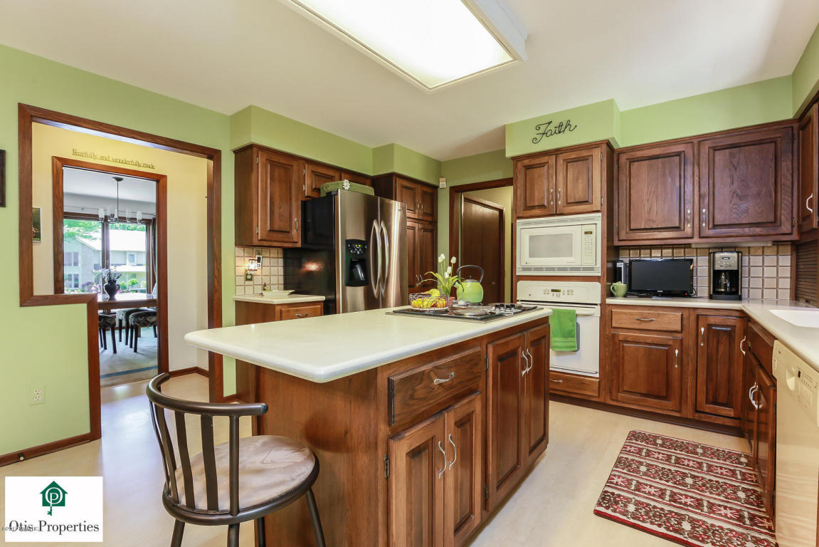 3220 Buckhaven Dr SE, Ada, MI 49301 photo 12
