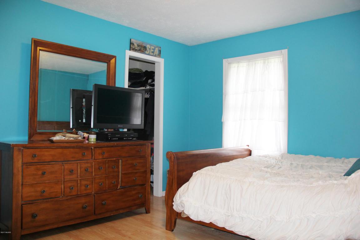 1189 E 98th St, Grant, MI 49327 photo 8
