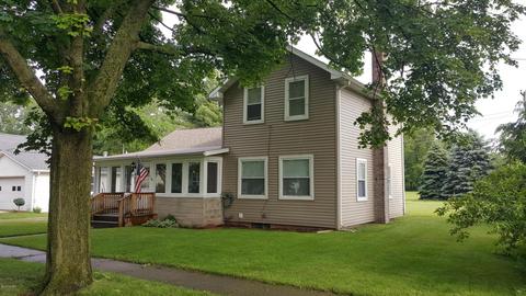465 Grove St, Constantine, MI 49042 photo 1