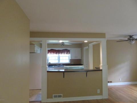 302 W Third St, Buchanan, MI 49107 photo 5