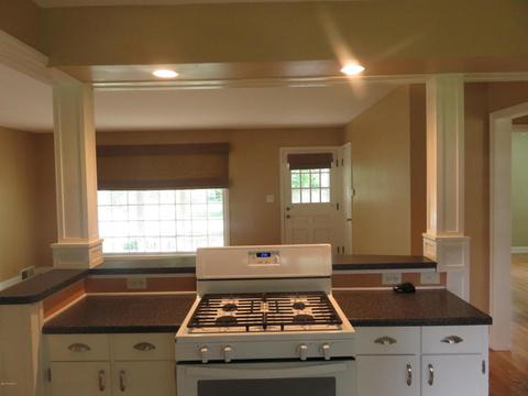 302 W Third St, Buchanan, MI 49107 photo 6