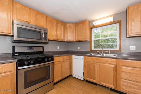 612 E Grn, Marshall, MI 49068 photo 6