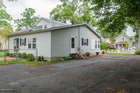 612 E Grn, Marshall, MI 49068 photo 2