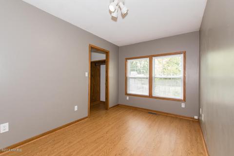 612 E Grn, Marshall, MI 49068 photo 11