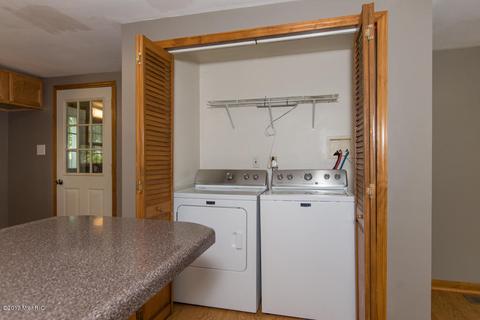 612 E Grn, Marshall, MI 49068 photo 21