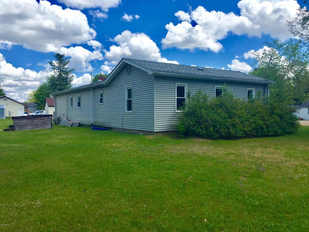 8162 W Willard Rd, Stanton, MI 48888 photo 5