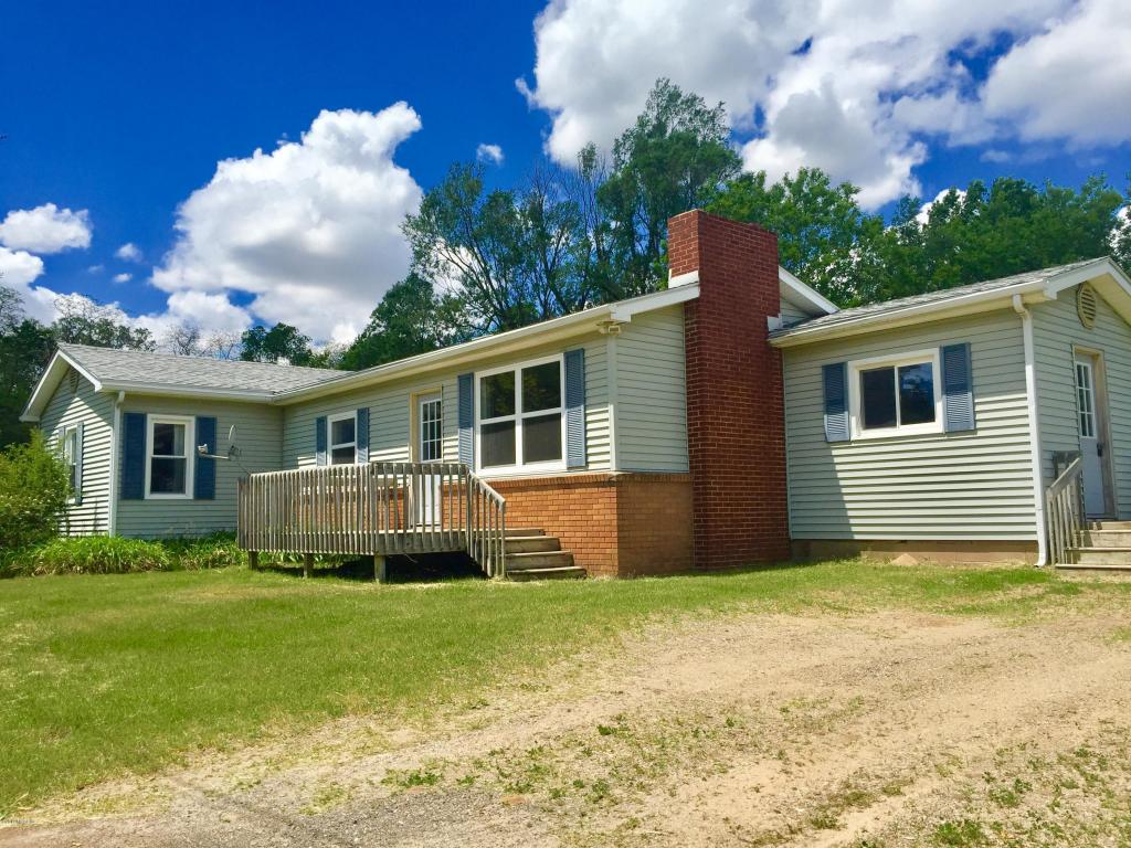 8162 W Willard Rd, Stanton, MI 48888 photo 1