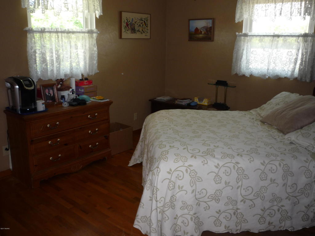 854 Dewsenberry Rd, Bronson, MI 49028 photo 24