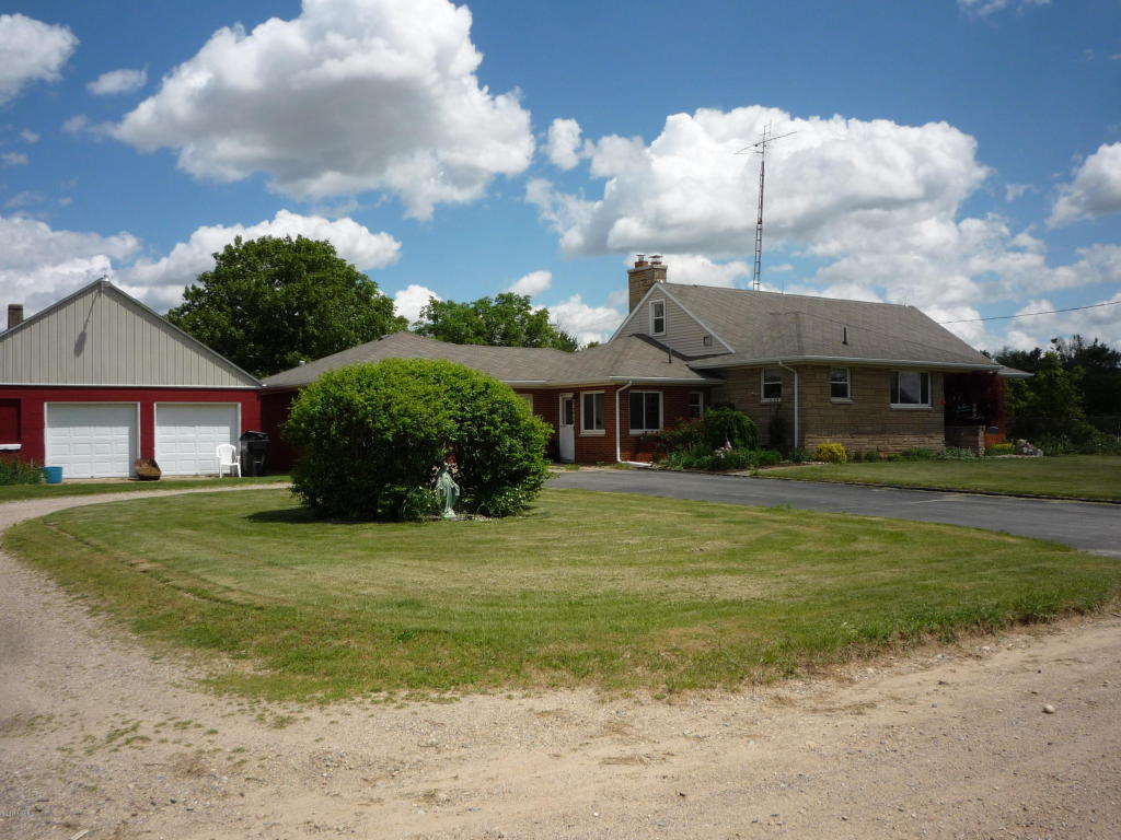 854 Dewsenberry Rd, Bronson, MI 49028 photo 2