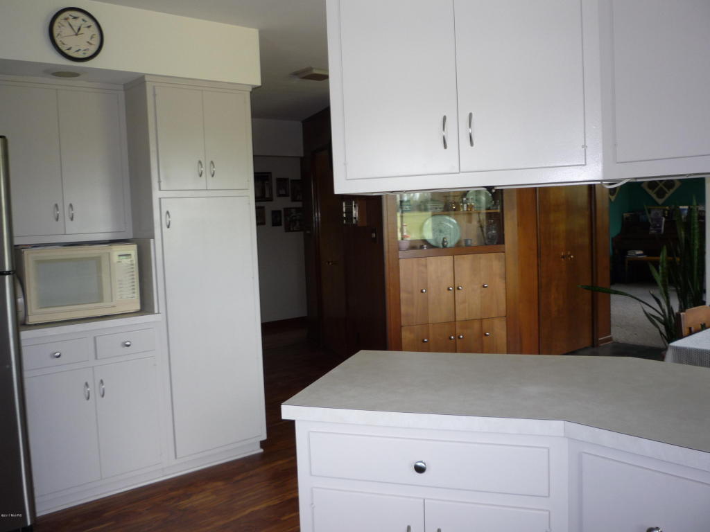 854 Dewsenberry Rd, Bronson, MI 49028 photo 9
