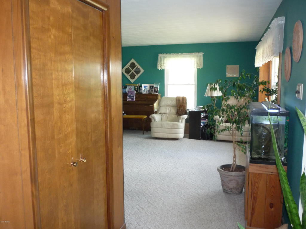 854 Dewsenberry Rd, Bronson, MI 49028 photo 13