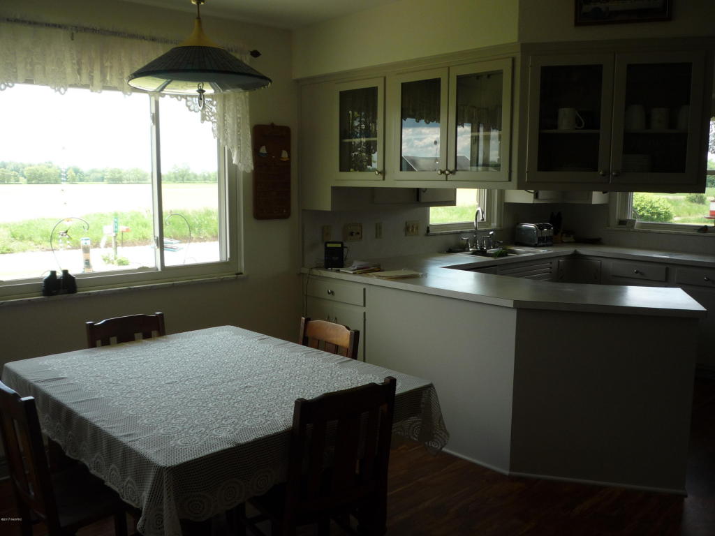 854 Dewsenberry Rd, Bronson, MI 49028 photo 10