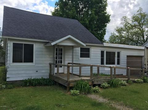 1036 Swain St, White Cloud, MI 49349 photo 1