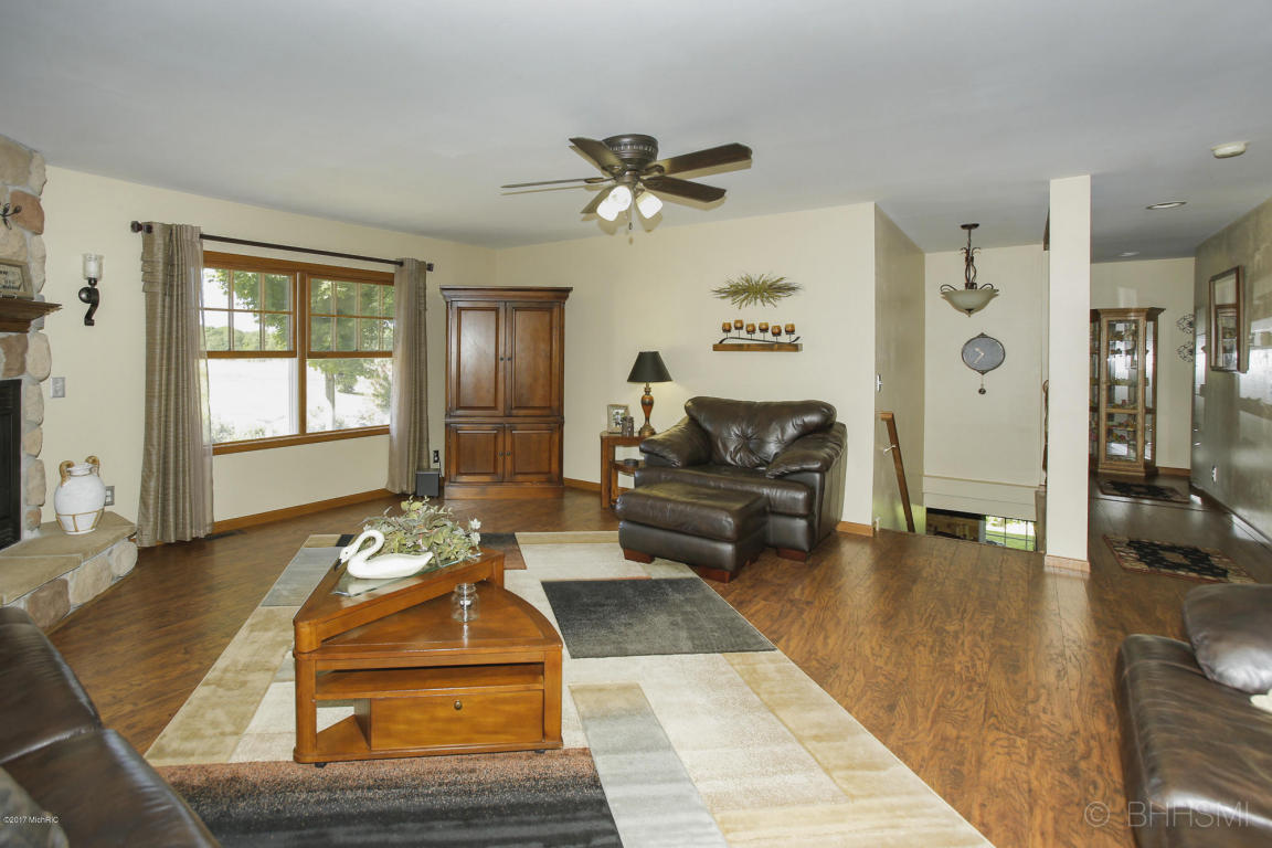 10320 E Q Ave, Scotts, MI 49088 photo 4