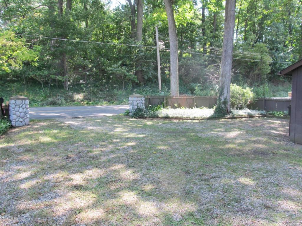 276 E Gull Lake Dr, Augusta, MI 49012 photo 3