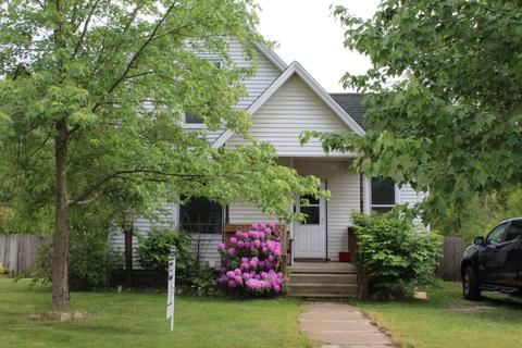 811 Morton Ave, Belding, MI 48809 photo 2