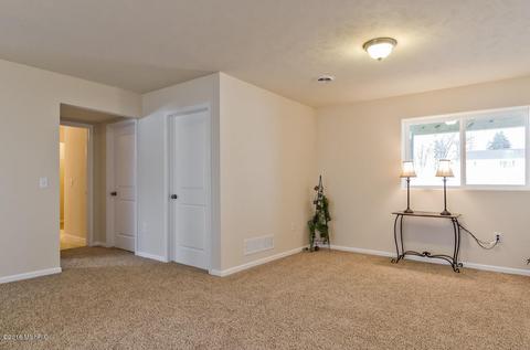 839 E Harmony Dr, Sparta, MI 49345 photo 7