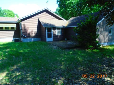 208 Brigham St, Plainwell, MI 49080 photo 4
