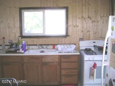 564 Cherry St, Niles, MI 49120 photo 4