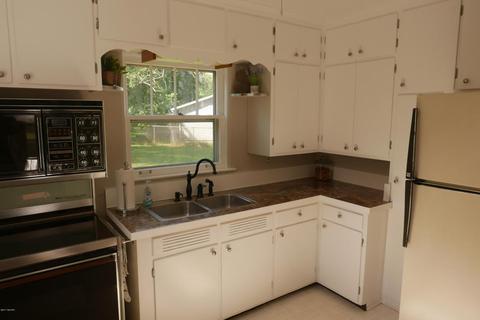 1150 E G Ave, Parchment, MI 49004 photo 2