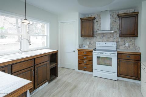 511 Gladys St, Plainwell, MI 49080 photo 9