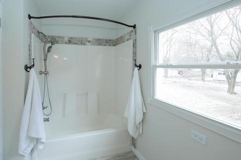 511 Gladys St, Plainwell, MI 49080 photo 15