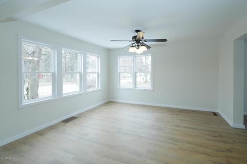 511 Gladys St, Plainwell, MI 49080 photo 4