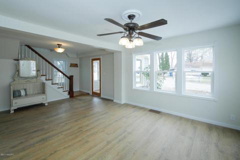 511 Gladys St, Plainwell, MI 49080 photo 5