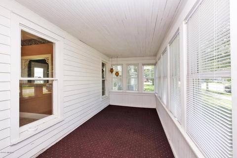 205 E Vienna St, Schoolcraft, MI 49087 photo 4