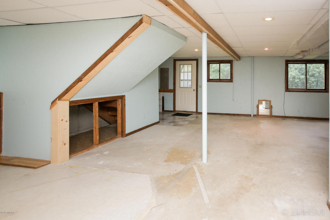 16827 E De Ave, Augusta, MI 49012 photo 23