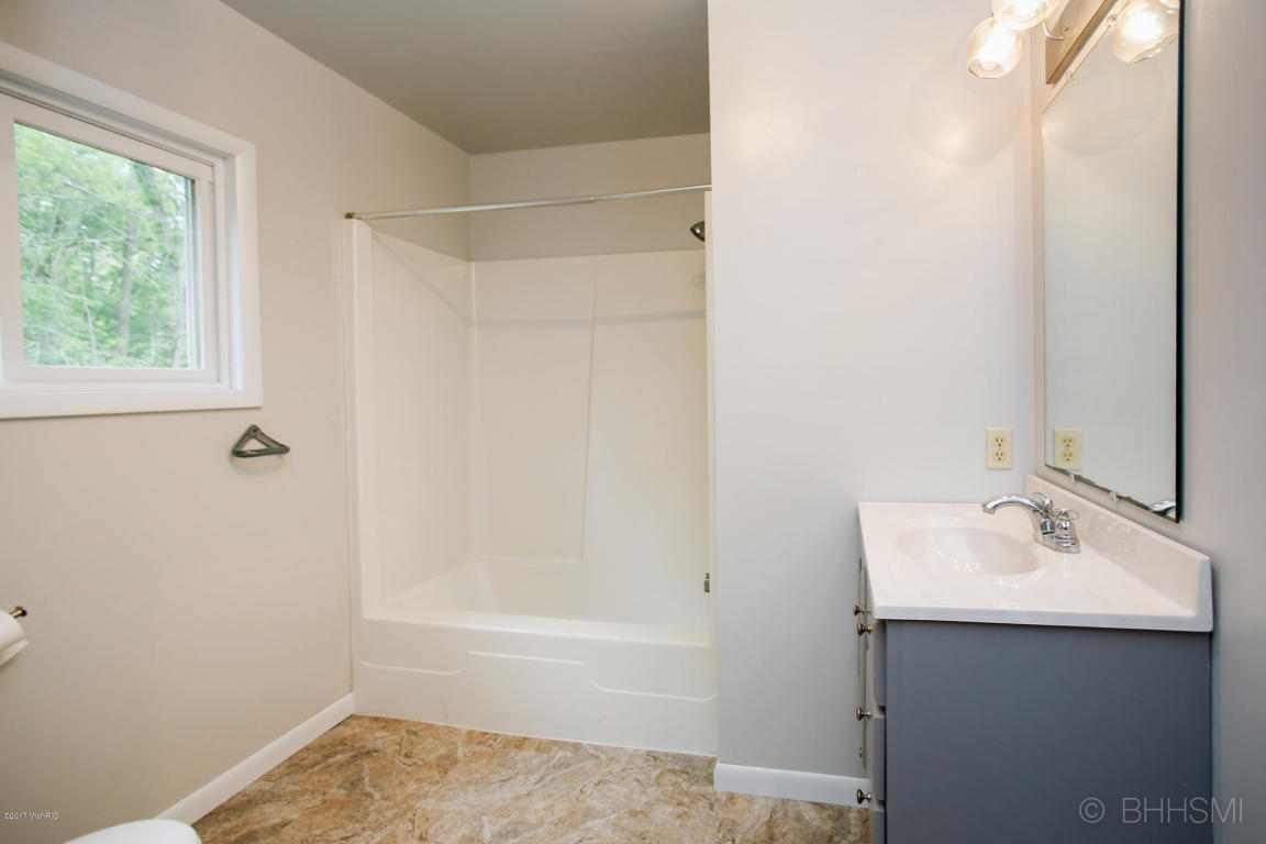 16827 E De Ave, Augusta, MI 49012 photo 12